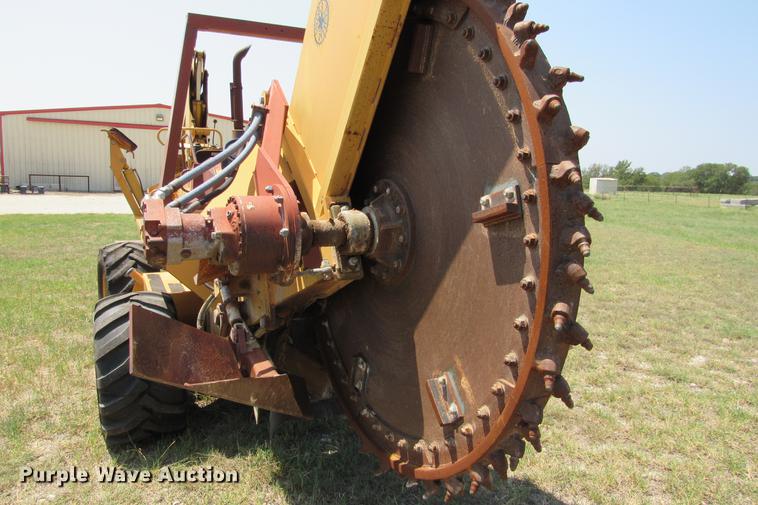 image for item DE0193 1992 Case 860 rock saw