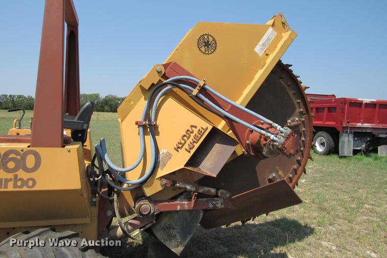 image for item DE0193 1992 Case 860 rock saw