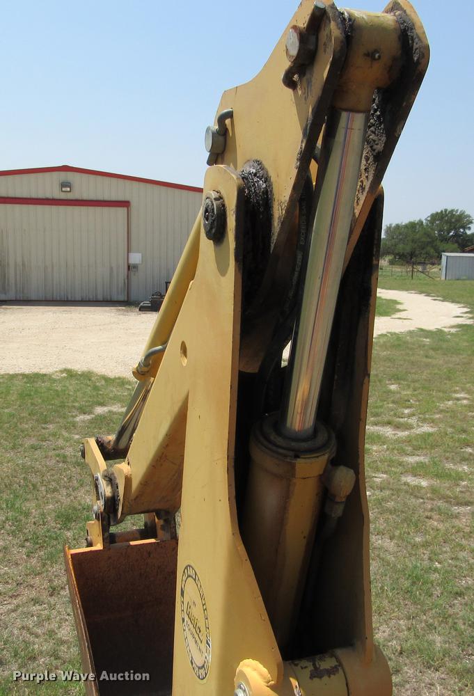 image for item DE0193 1992 Case 860 rock saw