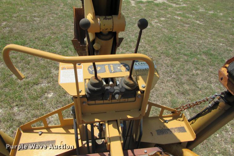 image for item DE0193 1992 Case 860 rock saw