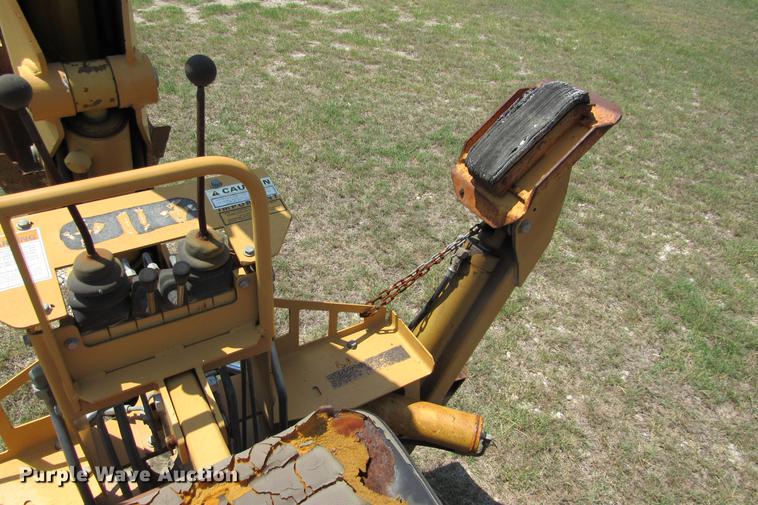 image for item DE0193 1992 Case 860 rock saw