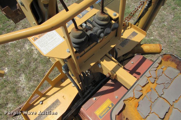 image for item DE0193 1992 Case 860 rock saw