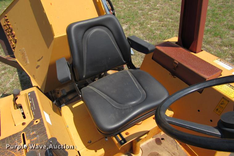 image for item DE0193 1992 Case 860 rock saw