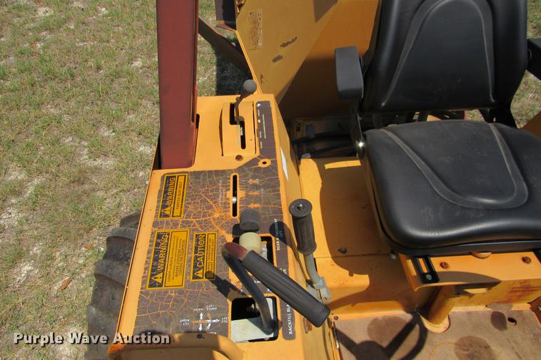 image for item DE0193 1992 Case 860 rock saw