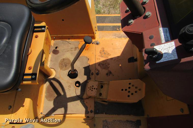 image for item DE0193 1992 Case 860 rock saw