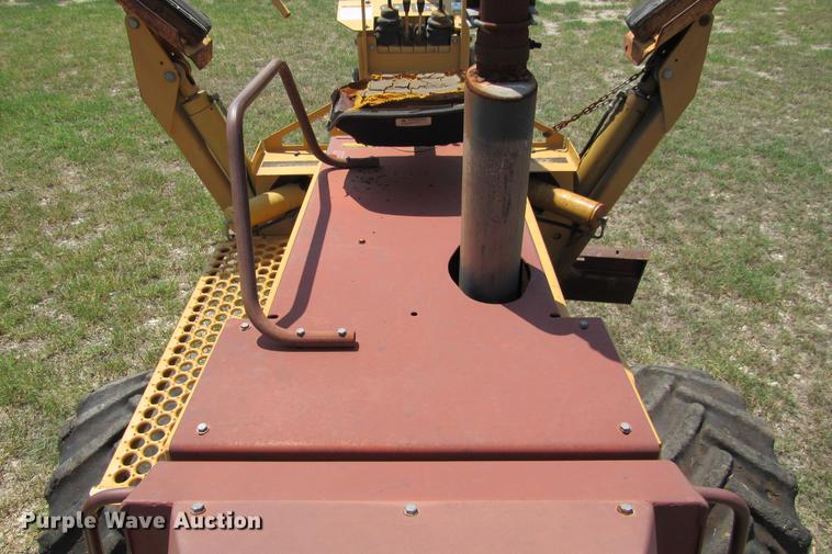 image for item DE0193 1992 Case 860 rock saw