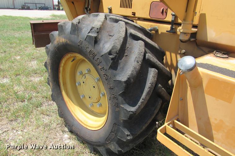 image for item DE0193 1992 Case 860 rock saw