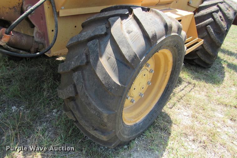 image for item DE0193 1992 Case 860 rock saw