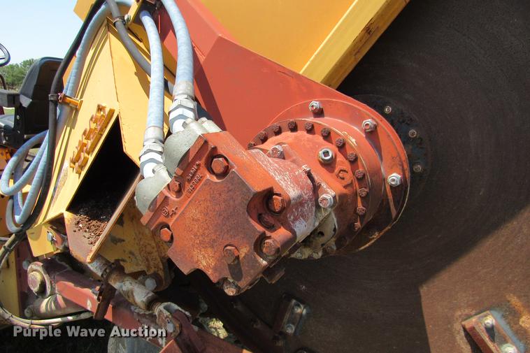 image for item DE0193 1992 Case 860 rock saw