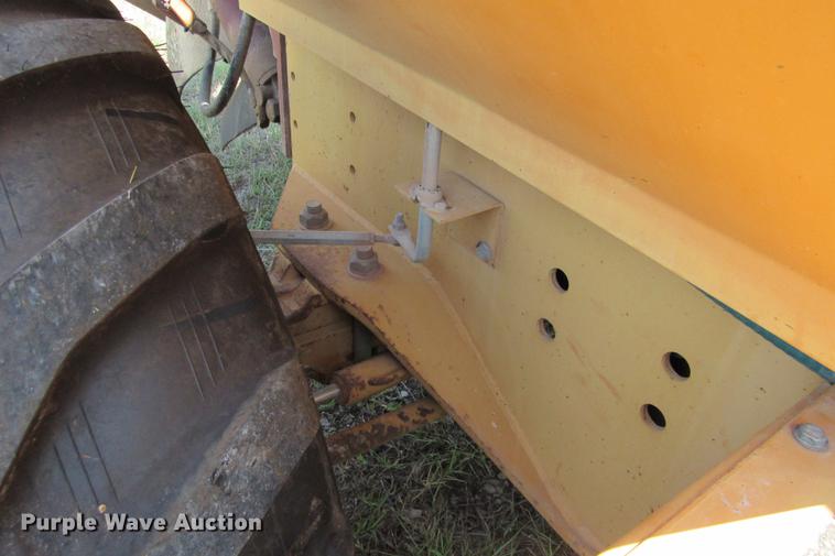 image for item DE0193 1992 Case 860 rock saw