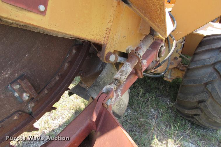 image for item DE0193 1992 Case 860 rock saw