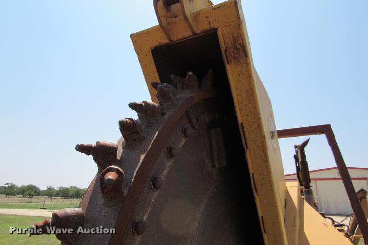 image for item DE0193 1992 Case 860 rock saw