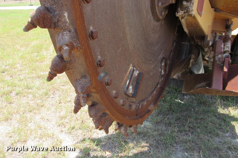 image for item DE0193 1992 Case 860 rock saw