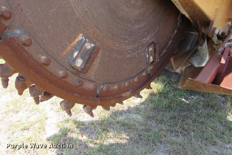 image for item DE0193 1992 Case 860 rock saw