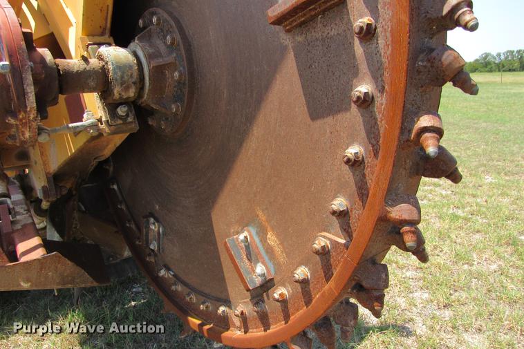 image for item DE0193 1992 Case 860 rock saw