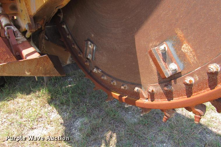 image for item DE0193 1992 Case 860 rock saw