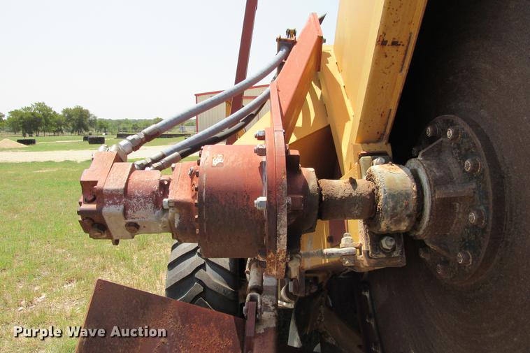 image for item DE0193 1992 Case 860 rock saw