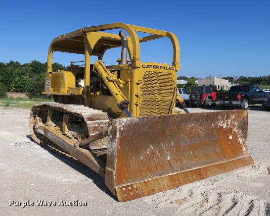 image for item DE3816 1970 Caterpillar D7F dozer