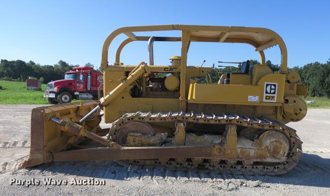image for item DE3816 1970 Caterpillar D7F dozer
