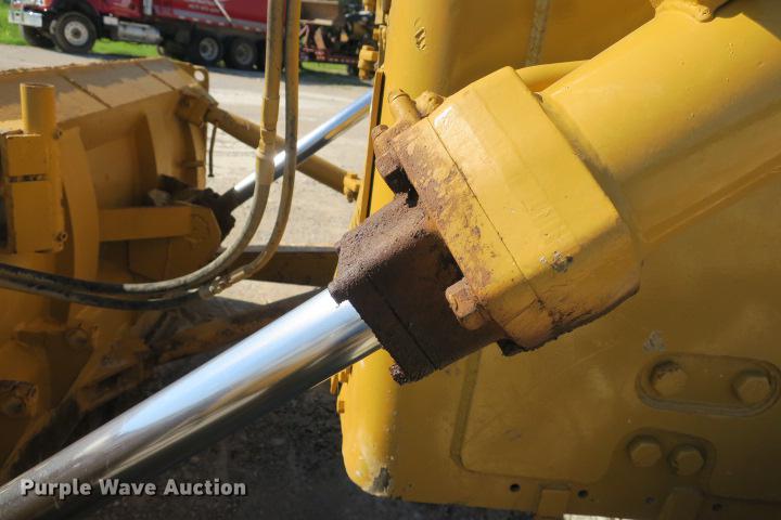 image for item DE3816 1970 Caterpillar D7F dozer