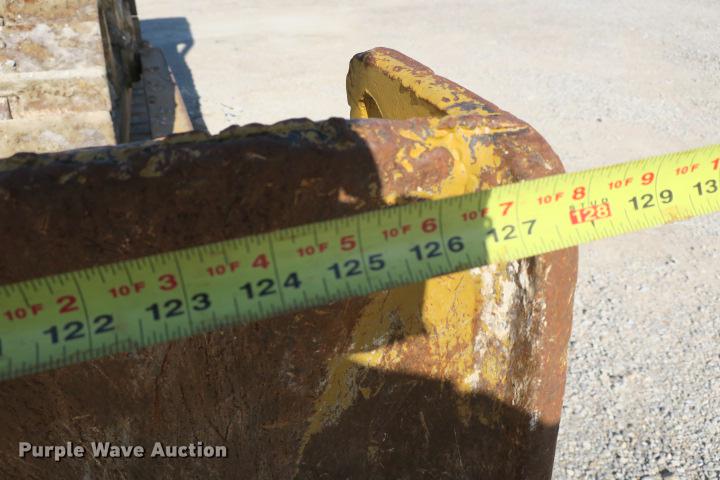 image for item DE3816 1970 Caterpillar D7F dozer