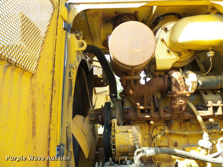 image for item DE5103 Komatsu D66S-1 track loader