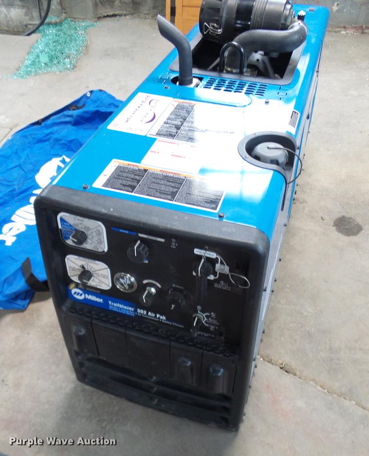 image for item DE5212 2017 Miller Trailblazer 302 Air Pak welder/generator with air compressor