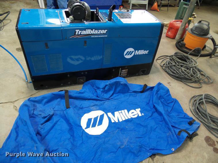image for item DE5212 2017 Miller Trailblazer 302 Air Pak welder/generator with air compressor