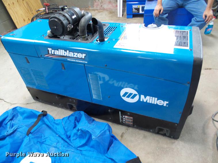 image for item DE5212 2017 Miller Trailblazer 302 Air Pak welder/generator with air compressor