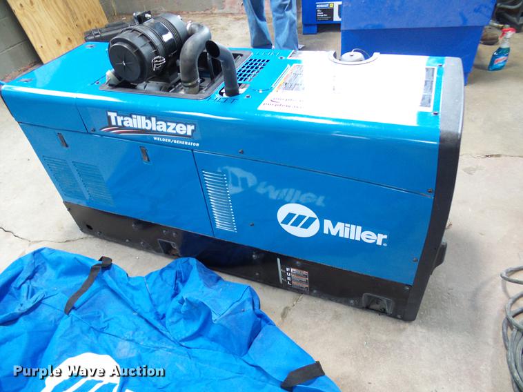 image for item DE5212 2017 Miller Trailblazer 302 Air Pak welder/generator with air compressor