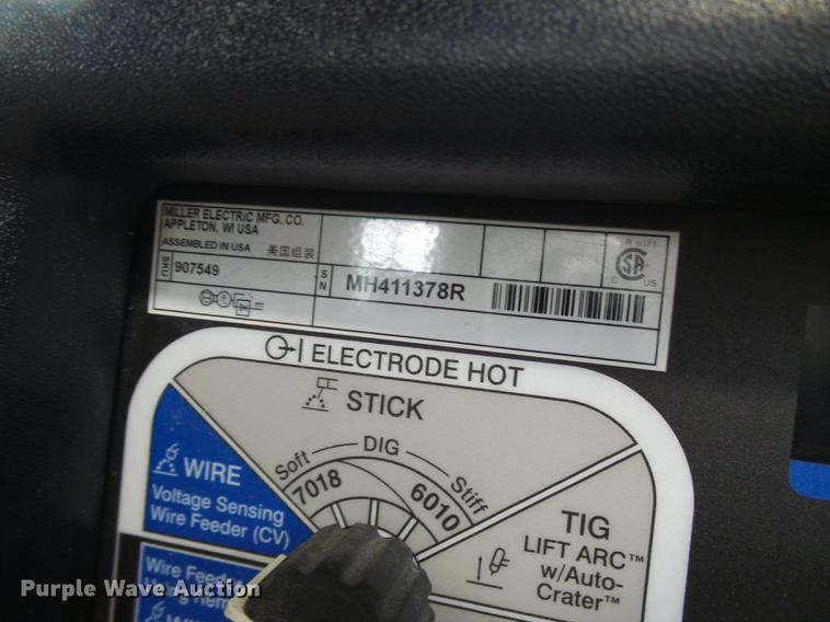 image for item DE5212 2017 Miller Trailblazer 302 Air Pak welder/generator with air compressor