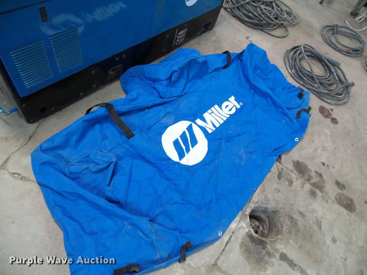 image for item DE5212 2017 Miller Trailblazer 302 Air Pak welder/generator with air compressor