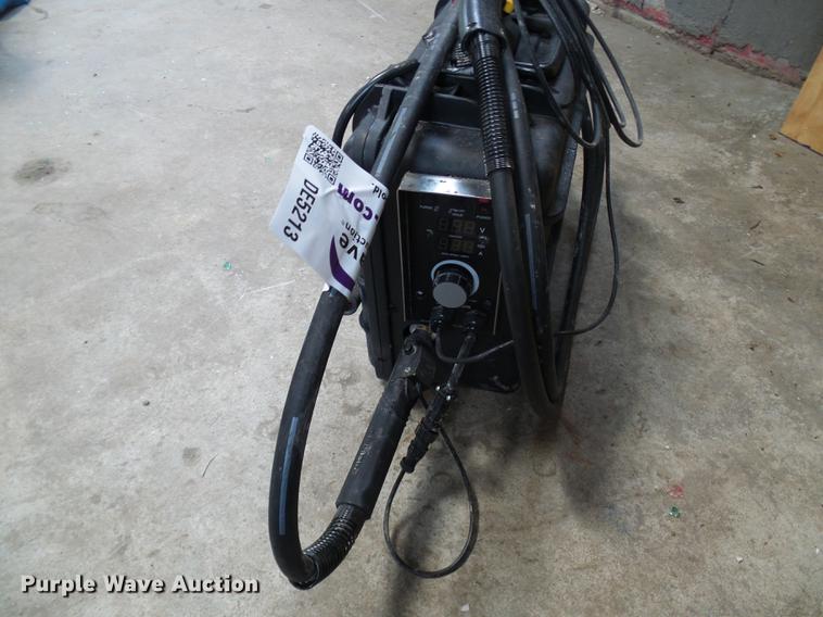 image for item DE5213 2017 Miller Xtreme 12VS suitcase mig welder