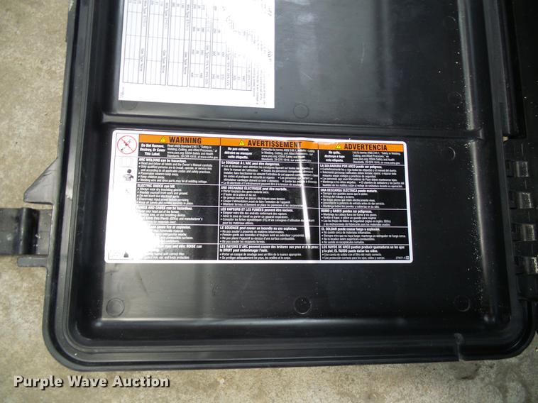 image for item DE5213 2017 Miller Xtreme 12VS suitcase mig welder