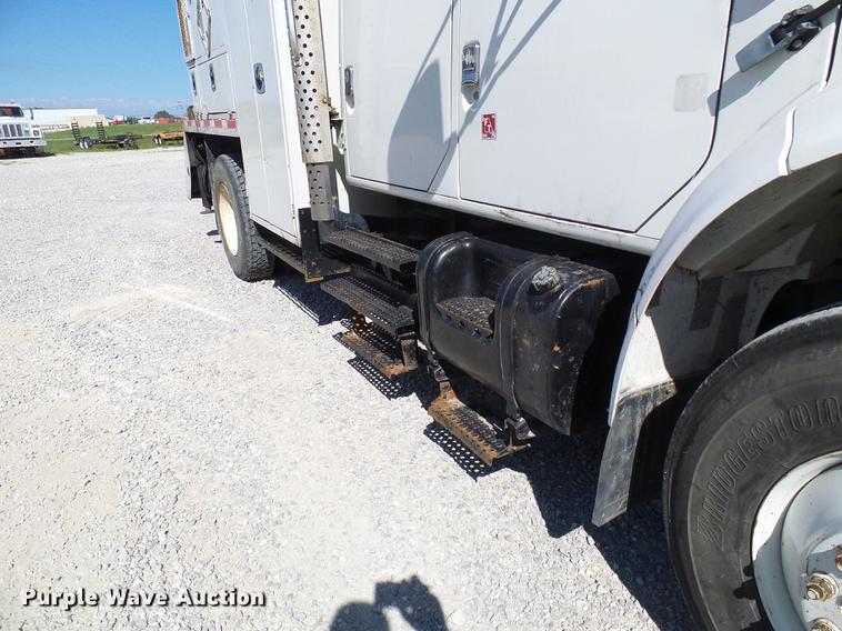 image for item DE5219 1996 International 4900 Crew Cab service truck with crane