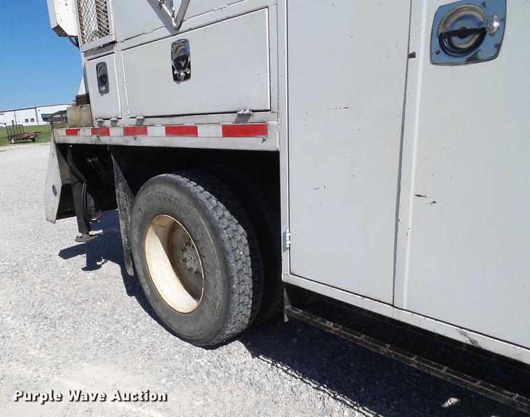 image for item DE5219 1996 International 4900 Crew Cab service truck with crane