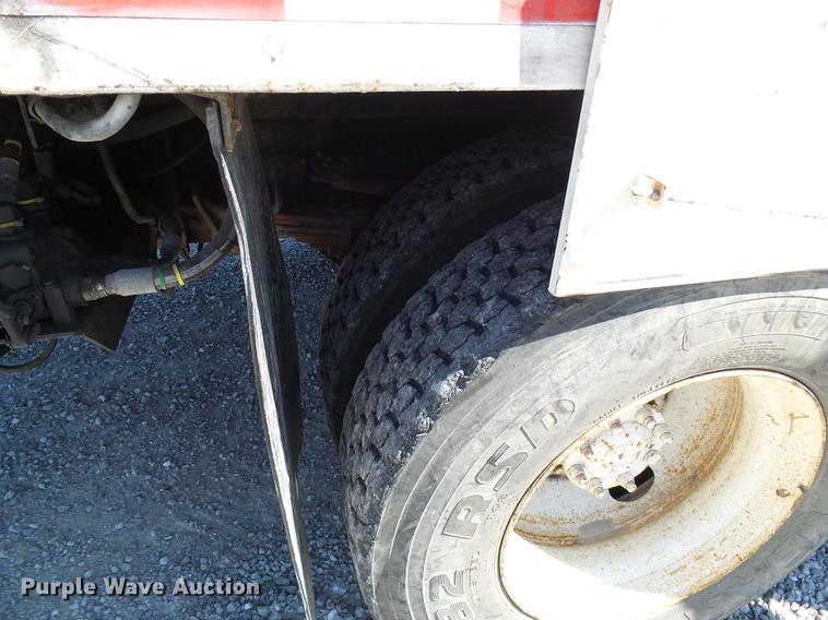 image for item DE5219 1996 International 4900 Crew Cab service truck with crane