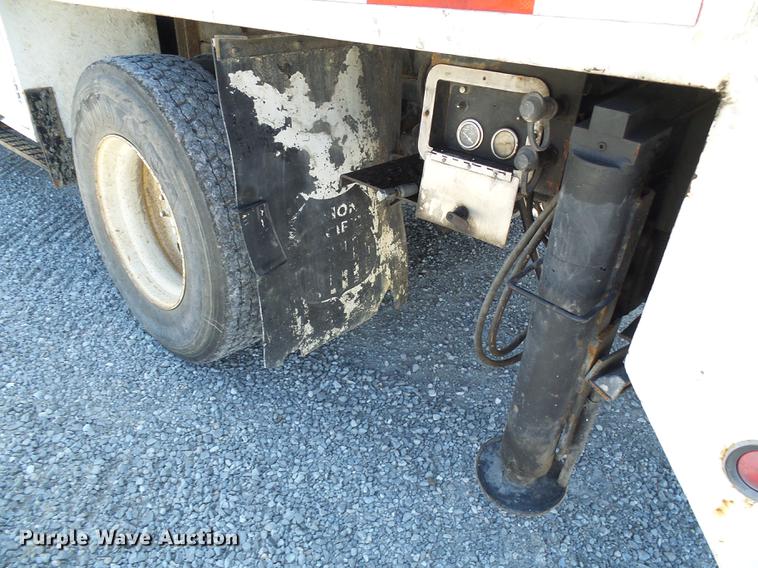 image for item DE5219 1996 International 4900 Crew Cab service truck with crane