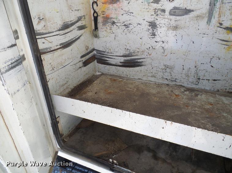 image for item DE5219 1996 International 4900 Crew Cab service truck with crane