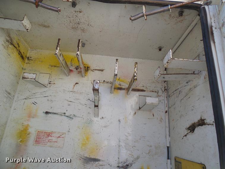 image for item DE5219 1996 International 4900 Crew Cab service truck with crane