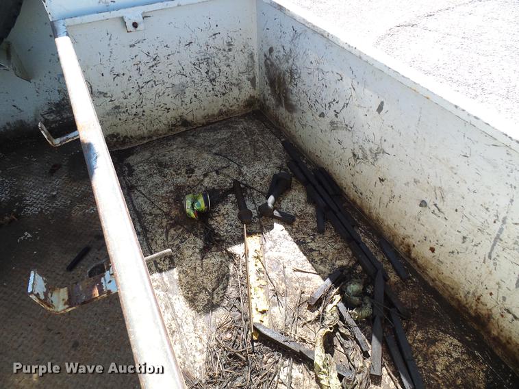 image for item DE5219 1996 International 4900 Crew Cab service truck with crane