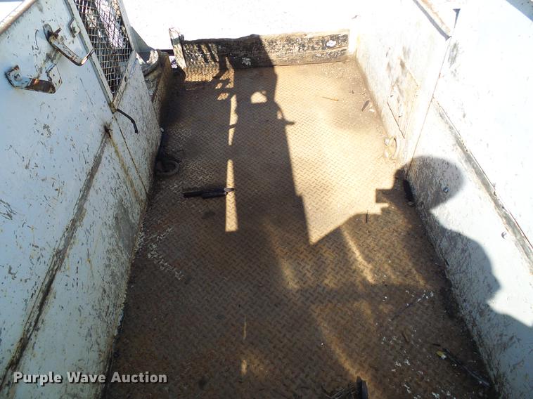 image for item DE5219 1996 International 4900 Crew Cab service truck with crane