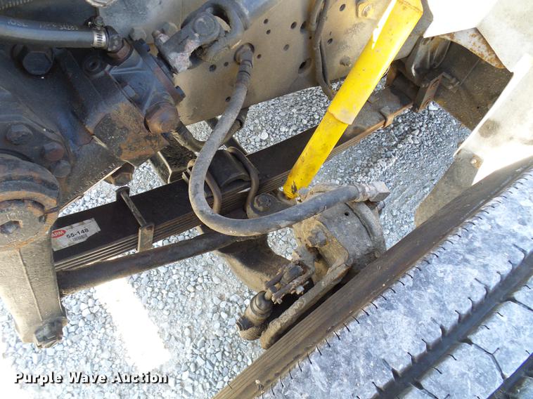 image for item DE5219 1996 International 4900 Crew Cab service truck with crane