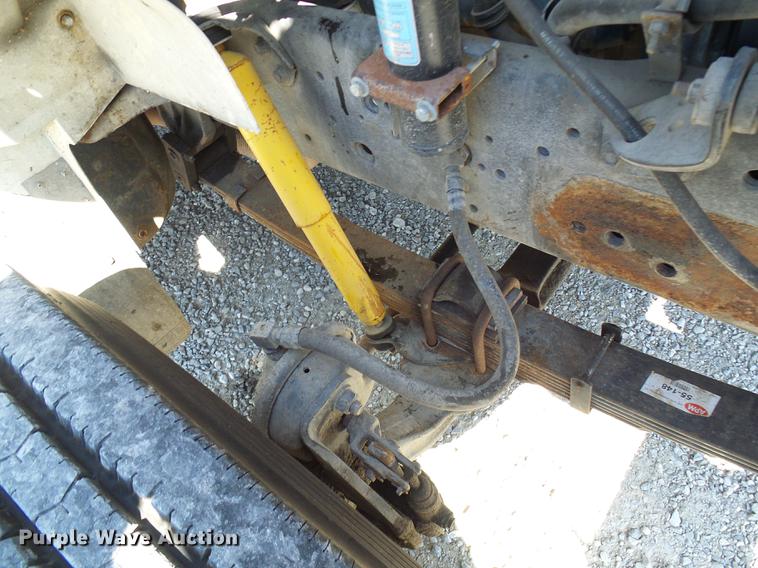 image for item DE5219 1996 International 4900 Crew Cab service truck with crane