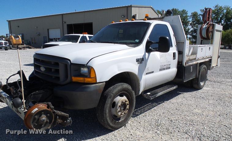 image for item DE5222 2001 Ford F550 Super Duty service truck with crane