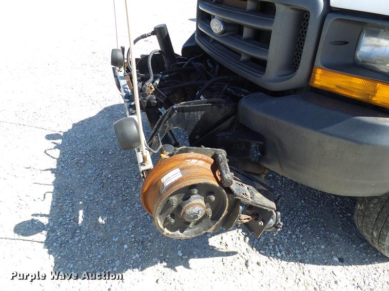 image for item DE5222 2001 Ford F550 Super Duty service truck with crane