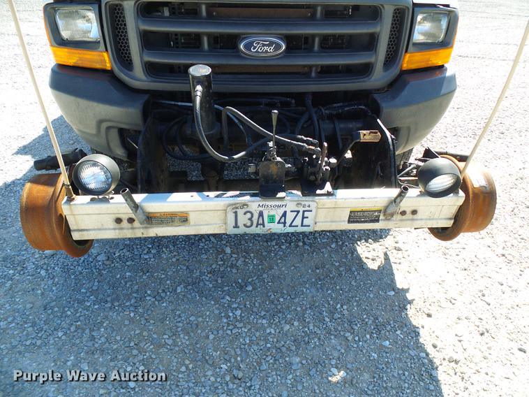 image for item DE5222 2001 Ford F550 Super Duty service truck with crane