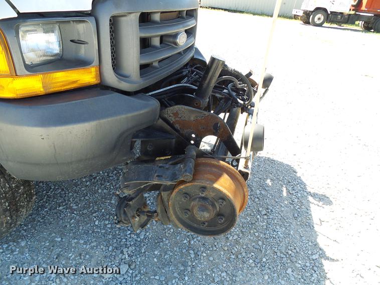 image for item DE5222 2001 Ford F550 Super Duty service truck with crane