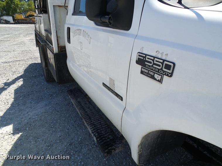 image for item DE5222 2001 Ford F550 Super Duty service truck with crane
