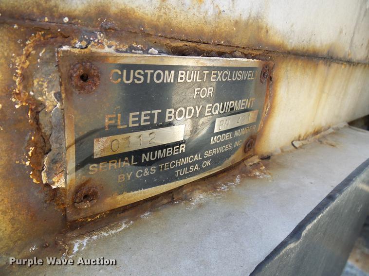 image for item DE5222 2001 Ford F550 Super Duty service truck with crane